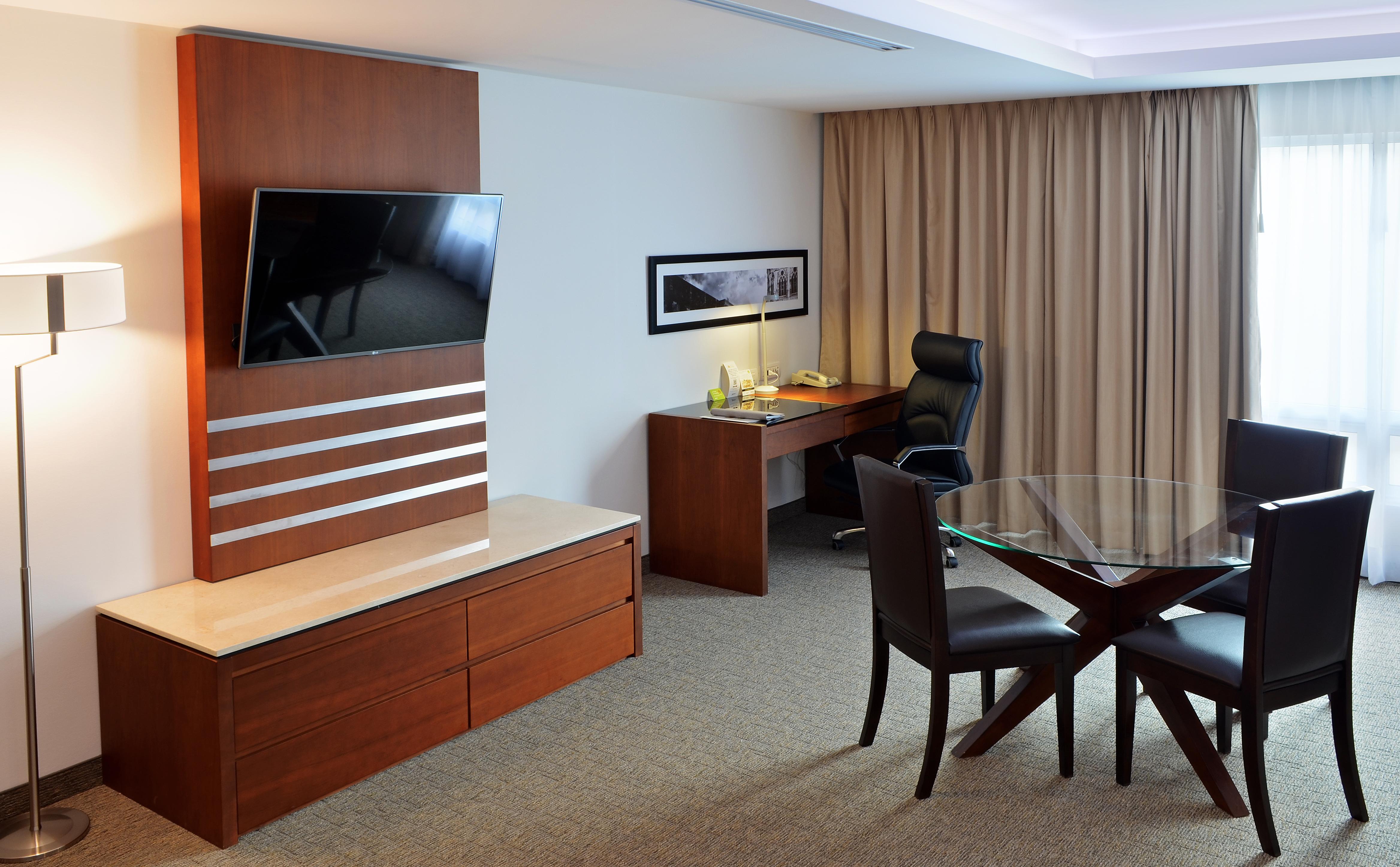 Radisson Poliforum Plaza Hotel Леон Екстериор снимка