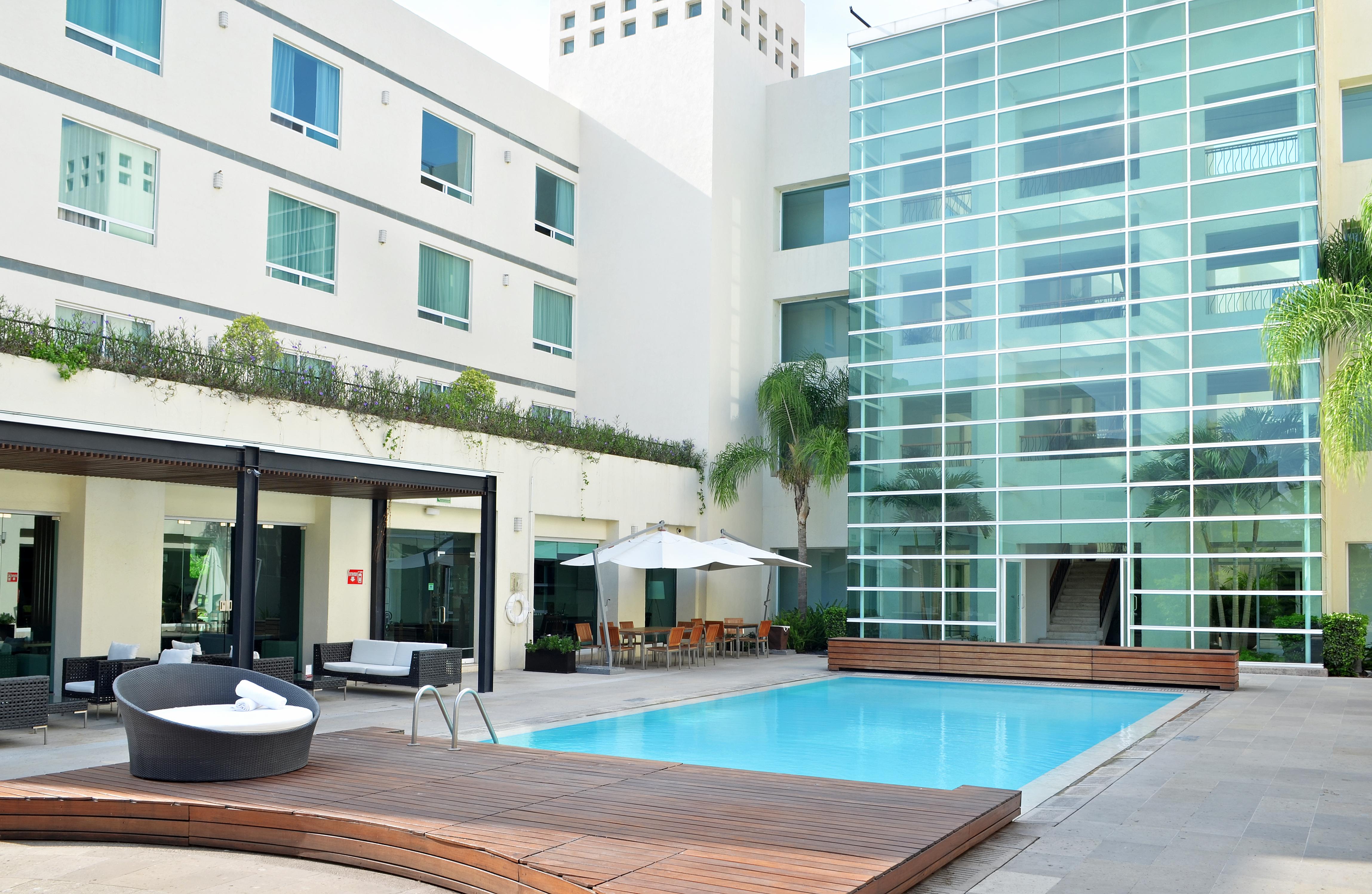 Radisson Poliforum Plaza Hotel Леон Екстериор снимка