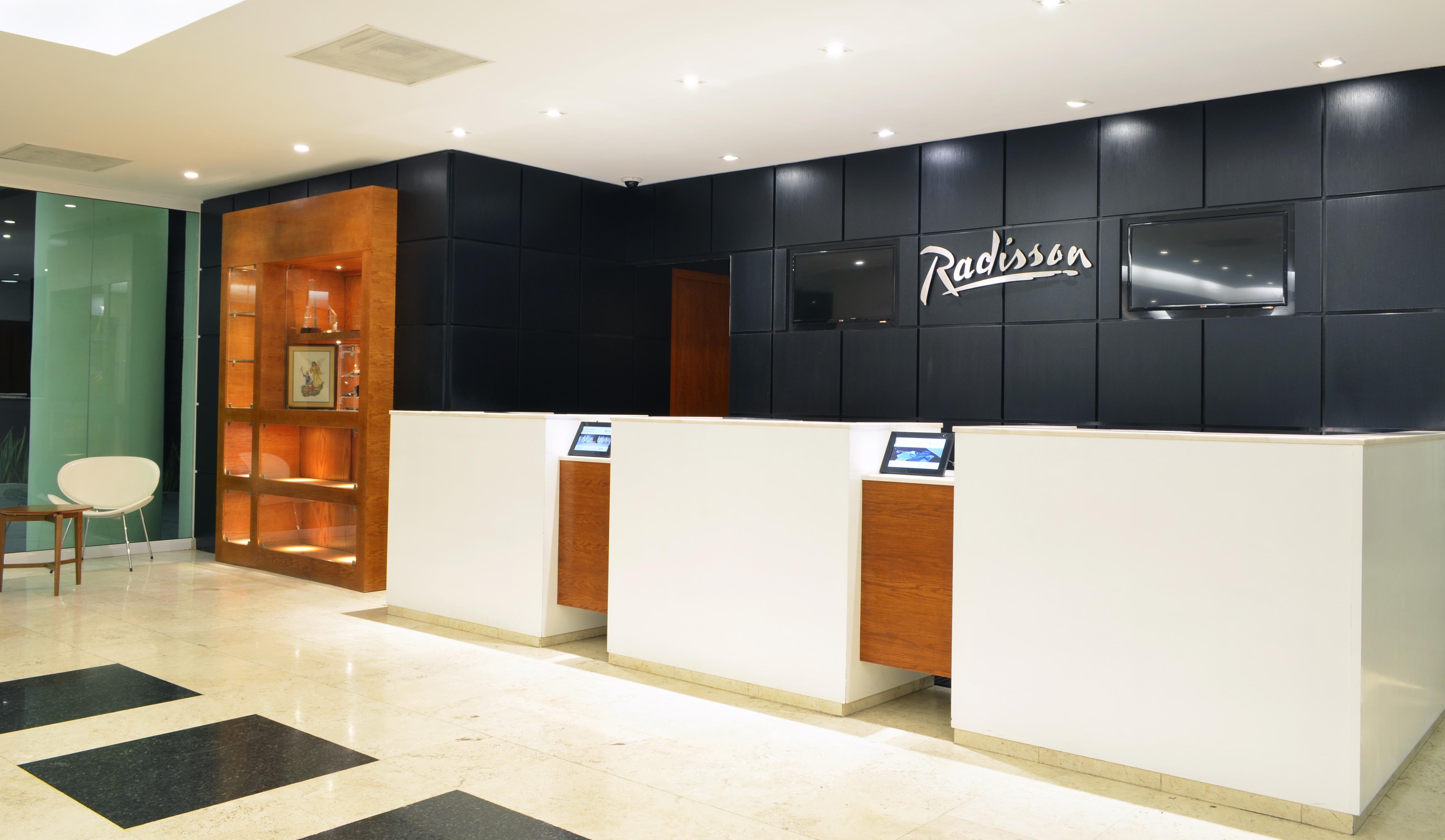 Radisson Poliforum Plaza Hotel Леон Екстериор снимка