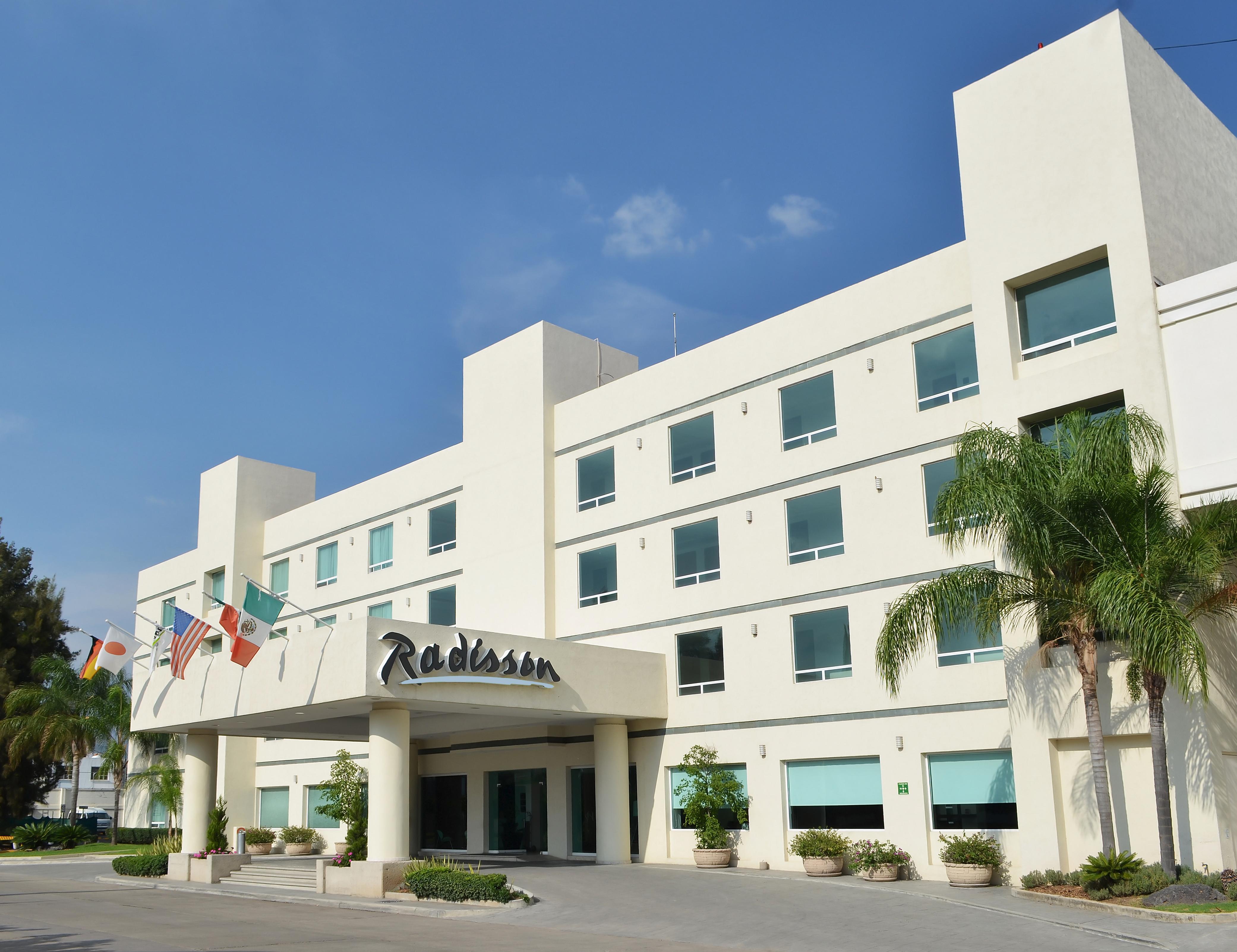 Radisson Poliforum Plaza Hotel Леон Екстериор снимка