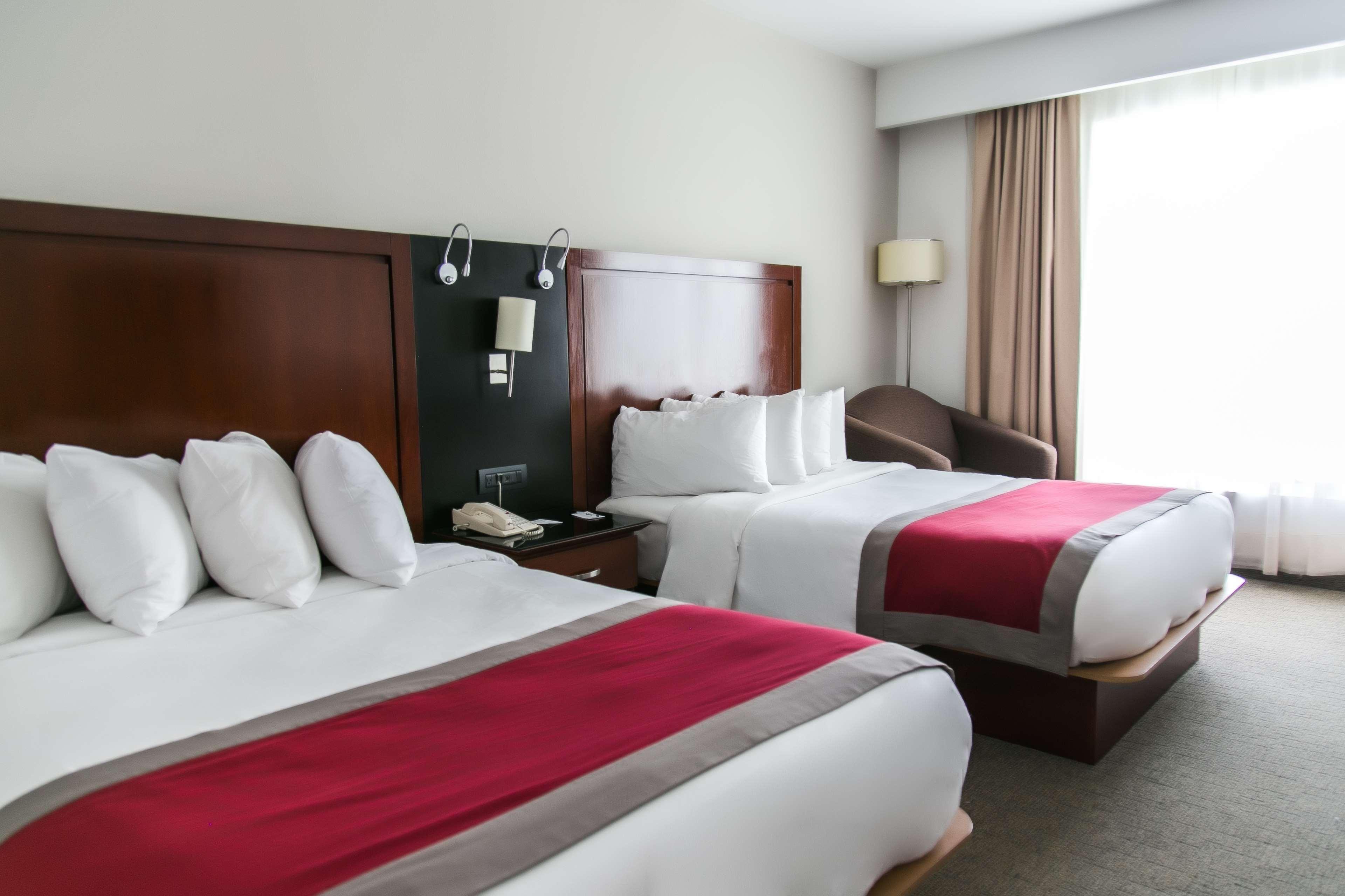 Radisson Poliforum Plaza Hotel Леон Екстериор снимка