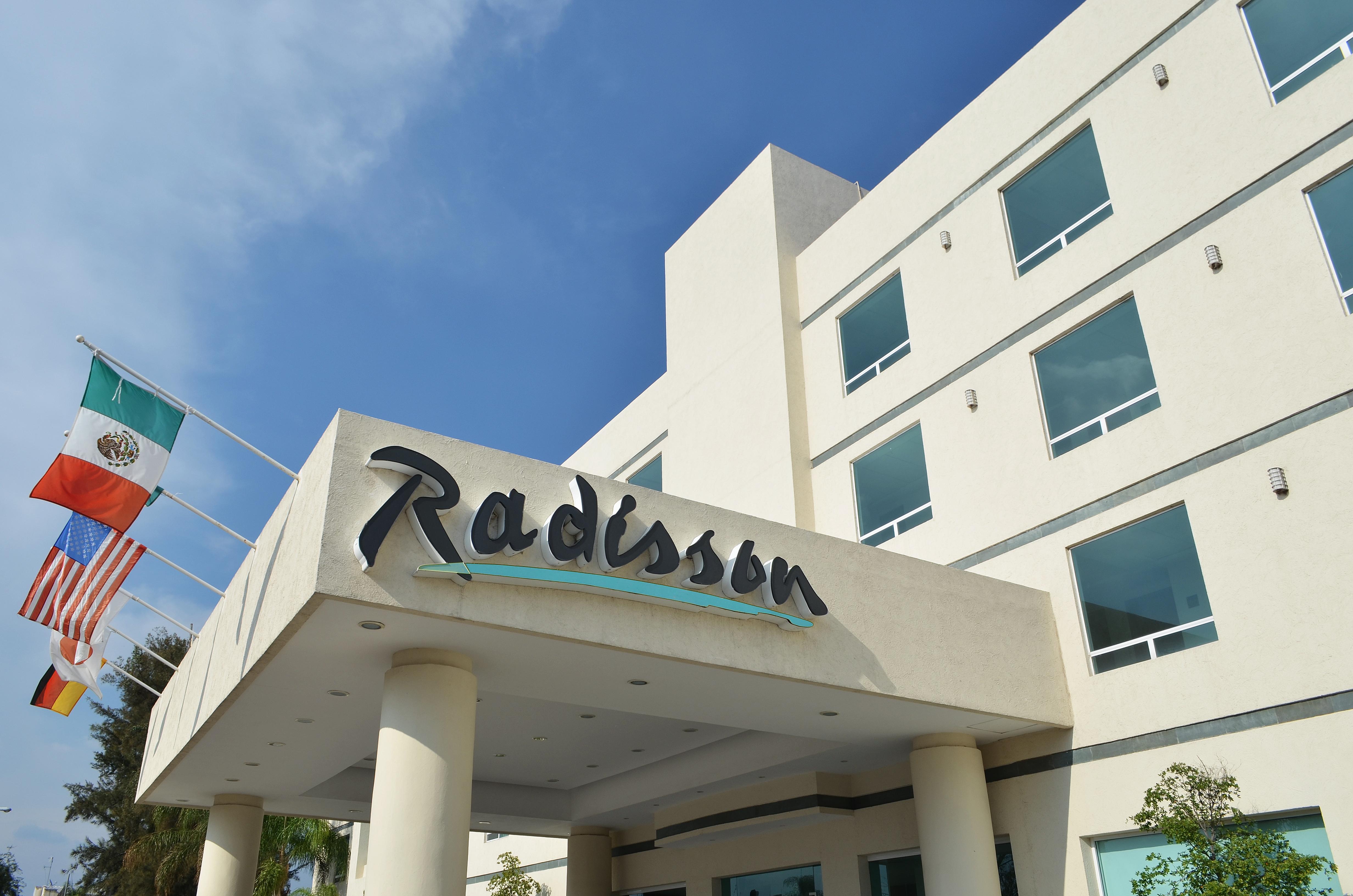 Radisson Poliforum Plaza Hotel Леон Екстериор снимка