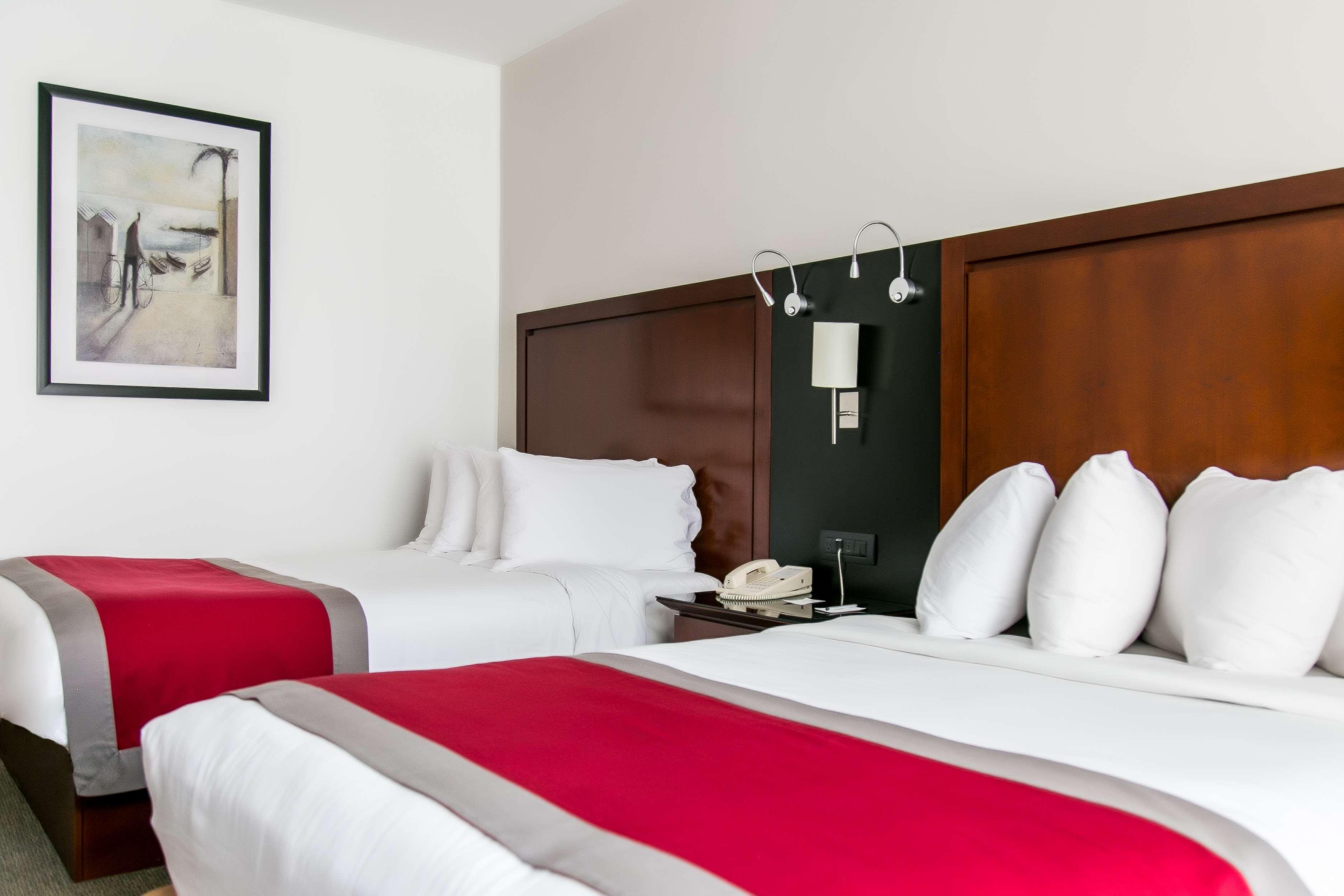 Radisson Poliforum Plaza Hotel Леон Екстериор снимка