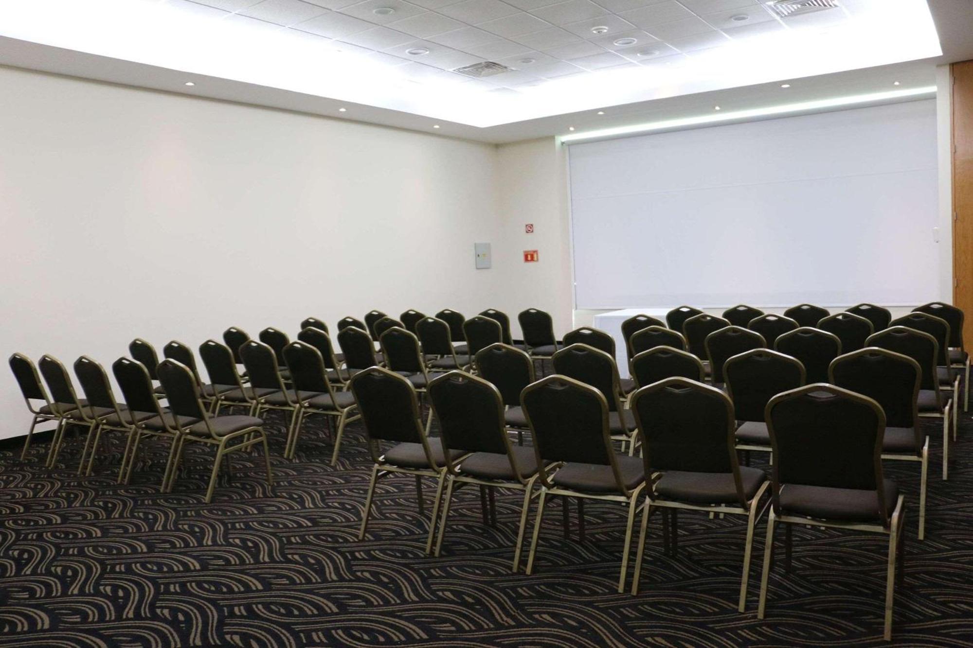 Radisson Poliforum Plaza Hotel Леон Екстериор снимка